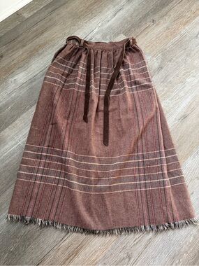 Vintage 70s Peasant Neutral Midi Ankle Belted Skirt with Fringe Embellishment 22